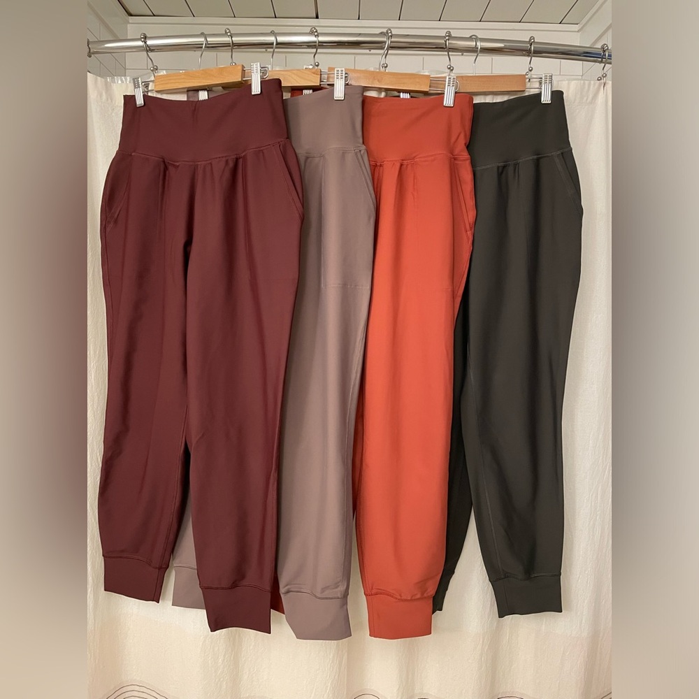 Bundle of 4 Old Navy High-Waisted Powersoft / Elevate Jogger 7/8 Leggings EUC
